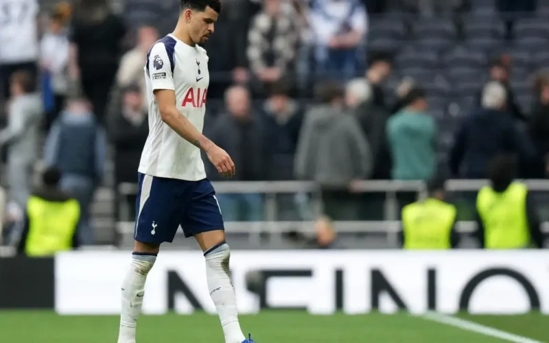 تحديات صعبة تهدد مستقبل نادي توتنهام خلال مباريات الدوري الإنجليزي القادمة